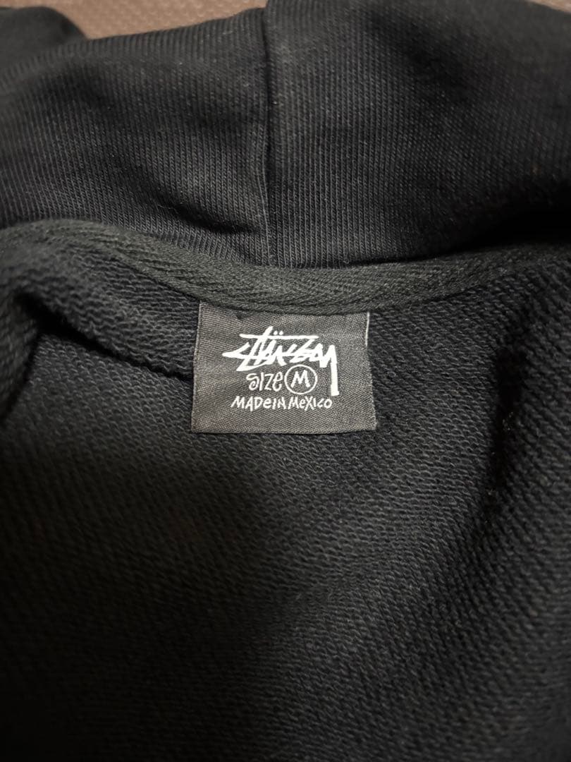 stussy ブラック　パーカー　Mサイズ