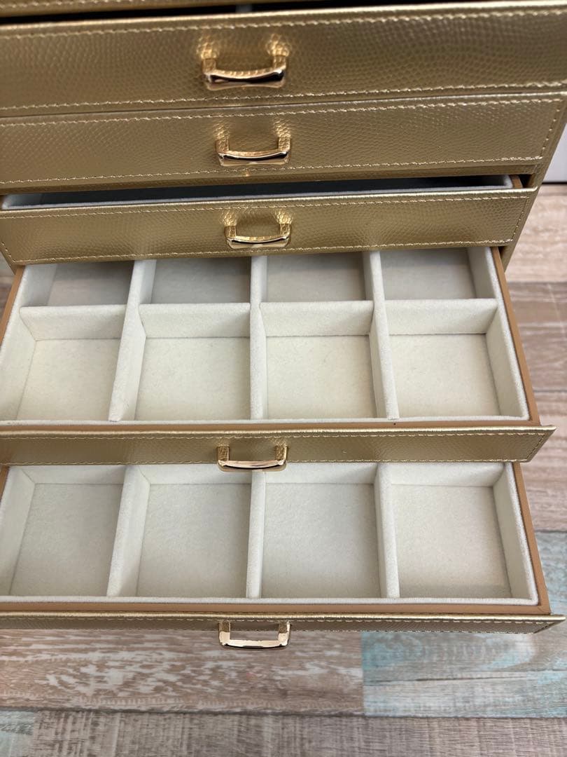 美品　ジュエリーボックス　10段　ゴールド　金アクセサリー　指輪　時計　腕時計