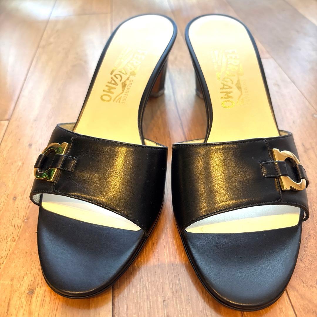 【サルヴァトーレ フェラガモ】サンダル ミュール ガンチーニ