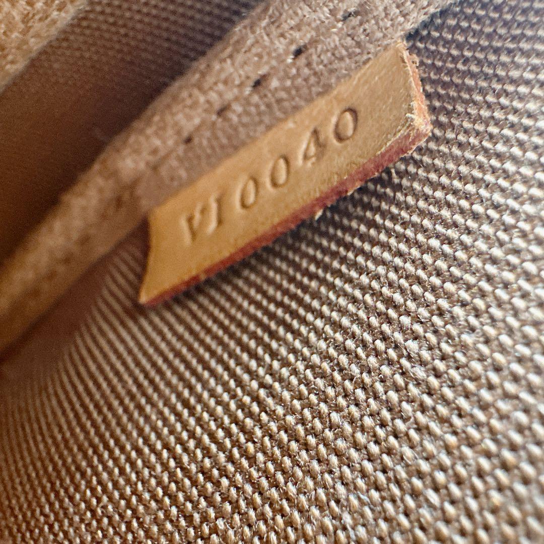 ルイヴィトン　モノグラム　アクセサリーポーチ　VI0040