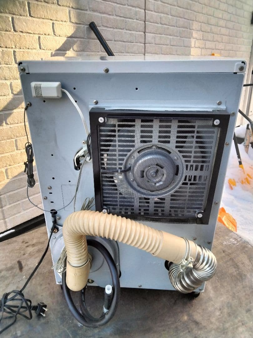 札幌発サンポットFF温風石油ストーブ！品番「FF‐513TF」2011年式中古品