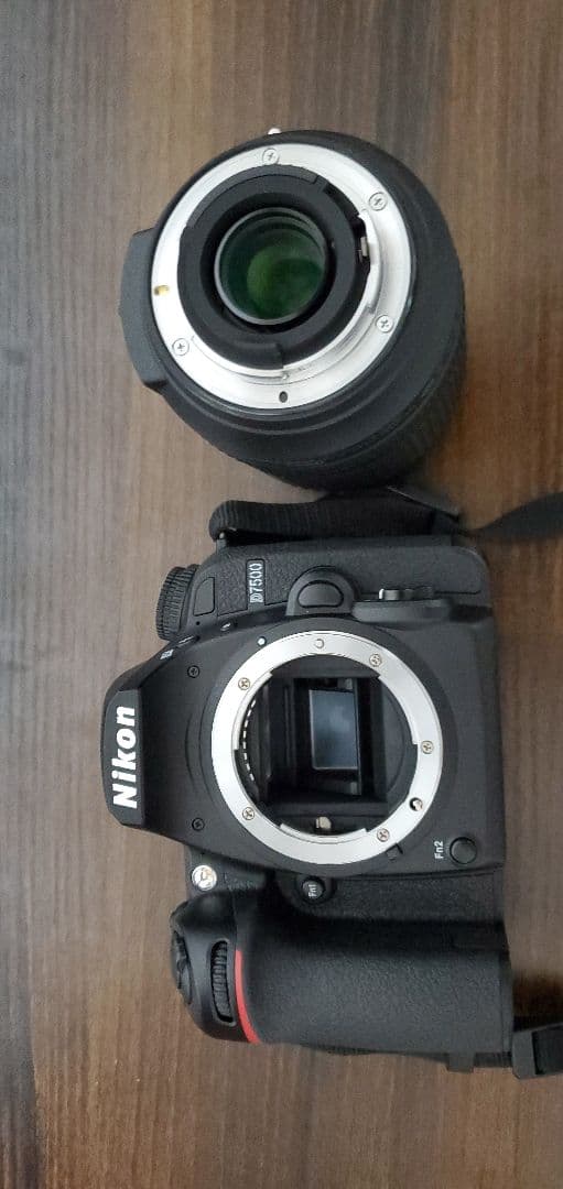 ニコン D7500 18-140 VR Kit 一眼レフカメラ SD付き