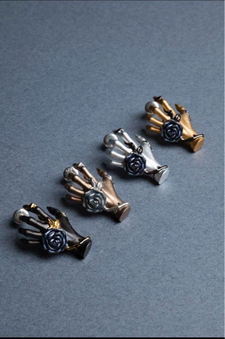 HAZAMA ピアス Adoコラボ