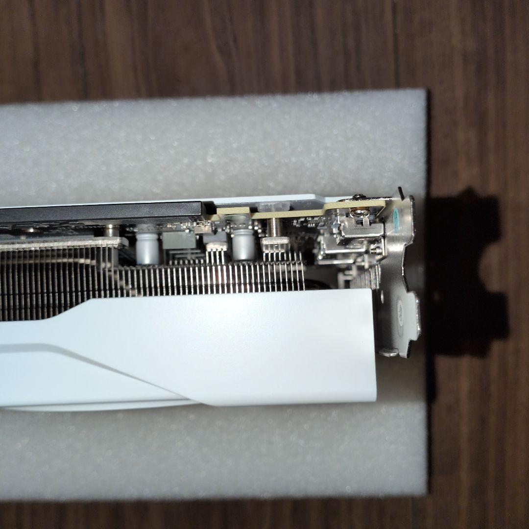 XFX Radeon RX 9060 XT 8GB ホワイト(保証書付き)