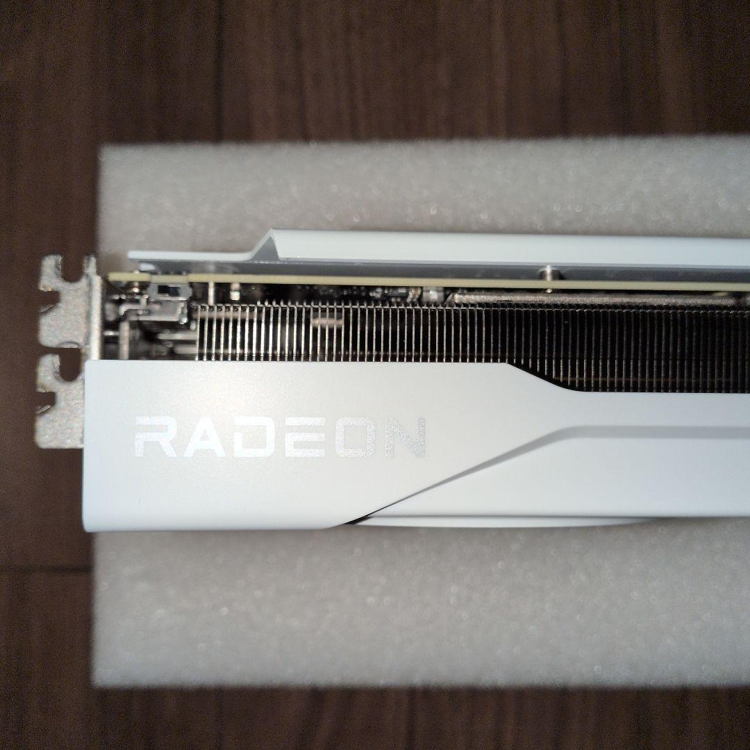 XFX Radeon RX 9060 XT 8GB ホワイト(保証書付き)