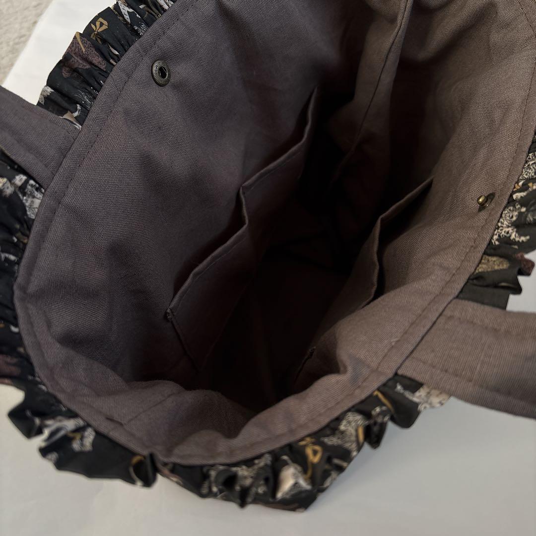 kona様オーダー 縦型フリルキルトトートバッグ　コーアンドエイト　黒グレー