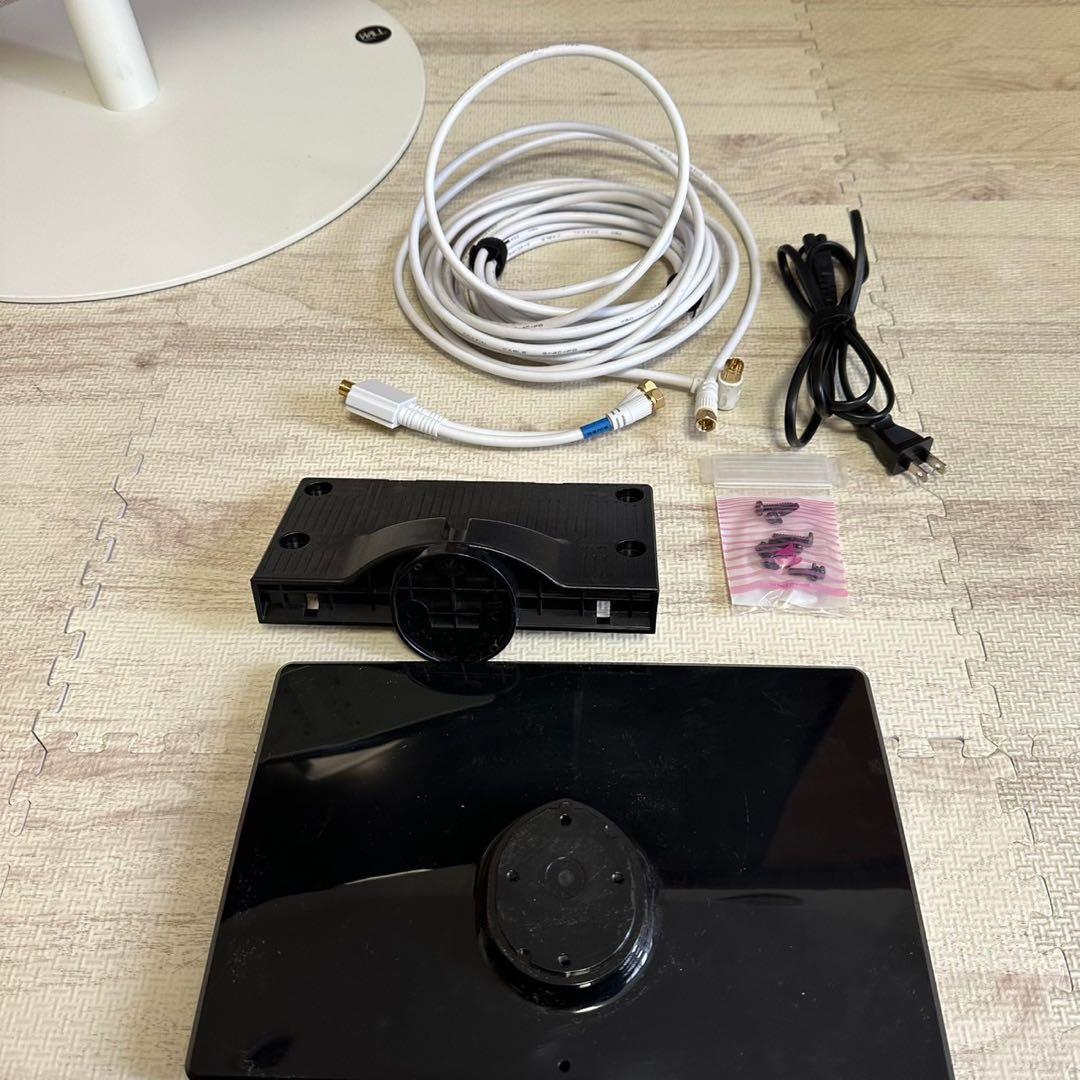 Panasonic パナソニック　TH-32F300 スタンド付き　2018年