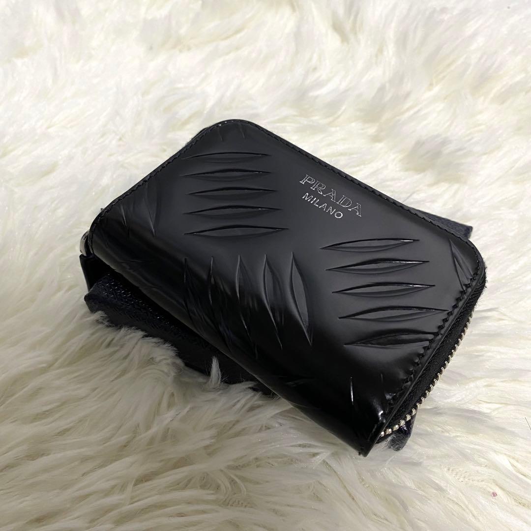 極美品✨PRADA ケース ブラッシュドレザー 黒 ロゴ箔押し 現行近