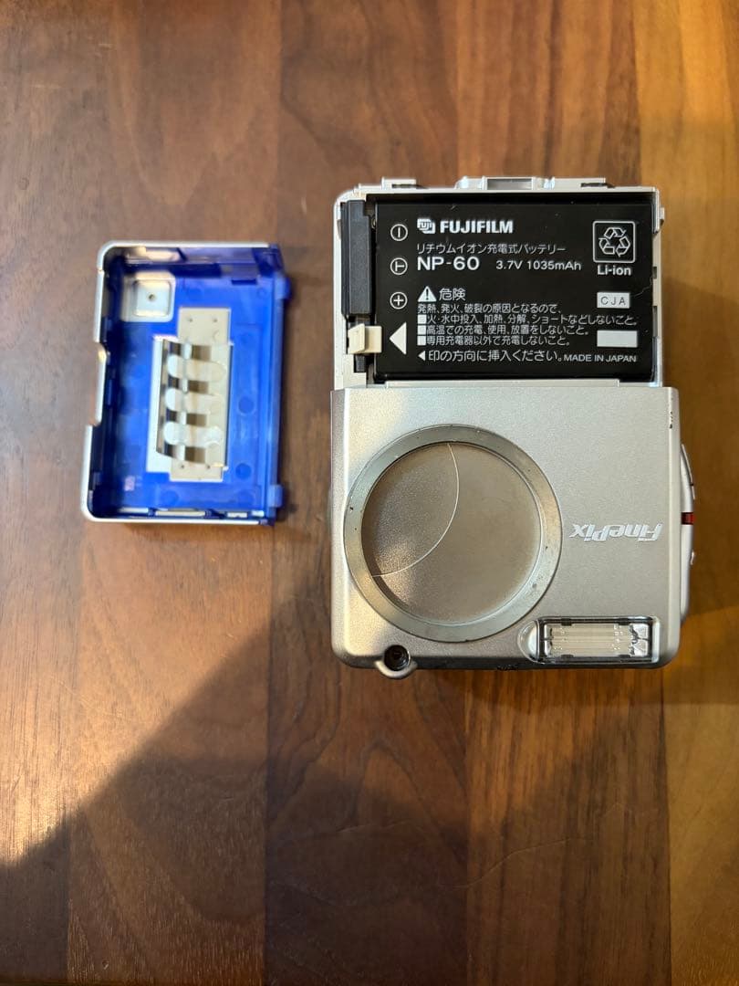 富士フイルム　FUJIFILM　FinePix　M603