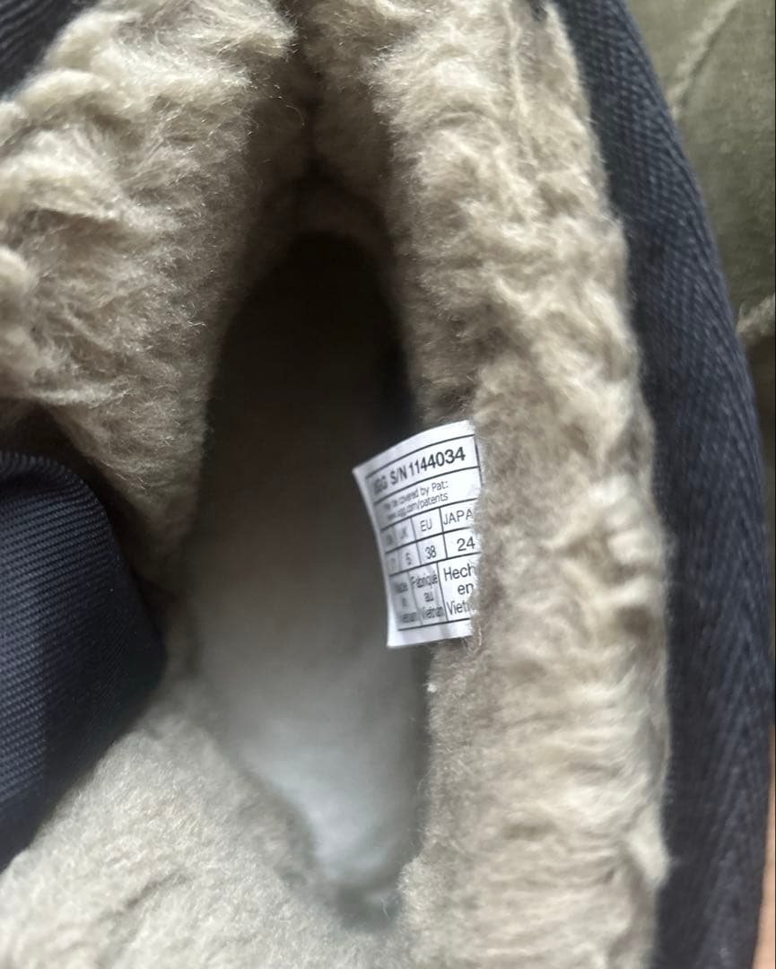 UGG クラシックミニジッパー　カーキ限定24cm美品