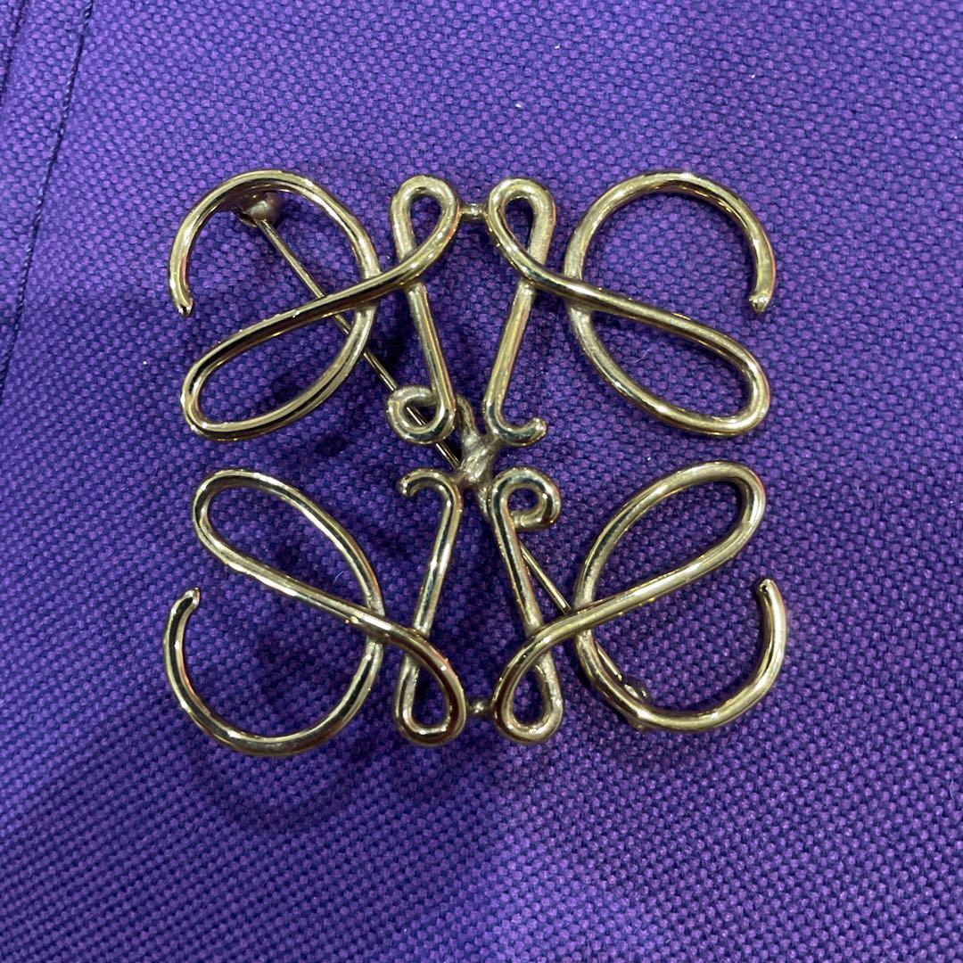 LOEWE ロゴ　アナグラム　ブローチ