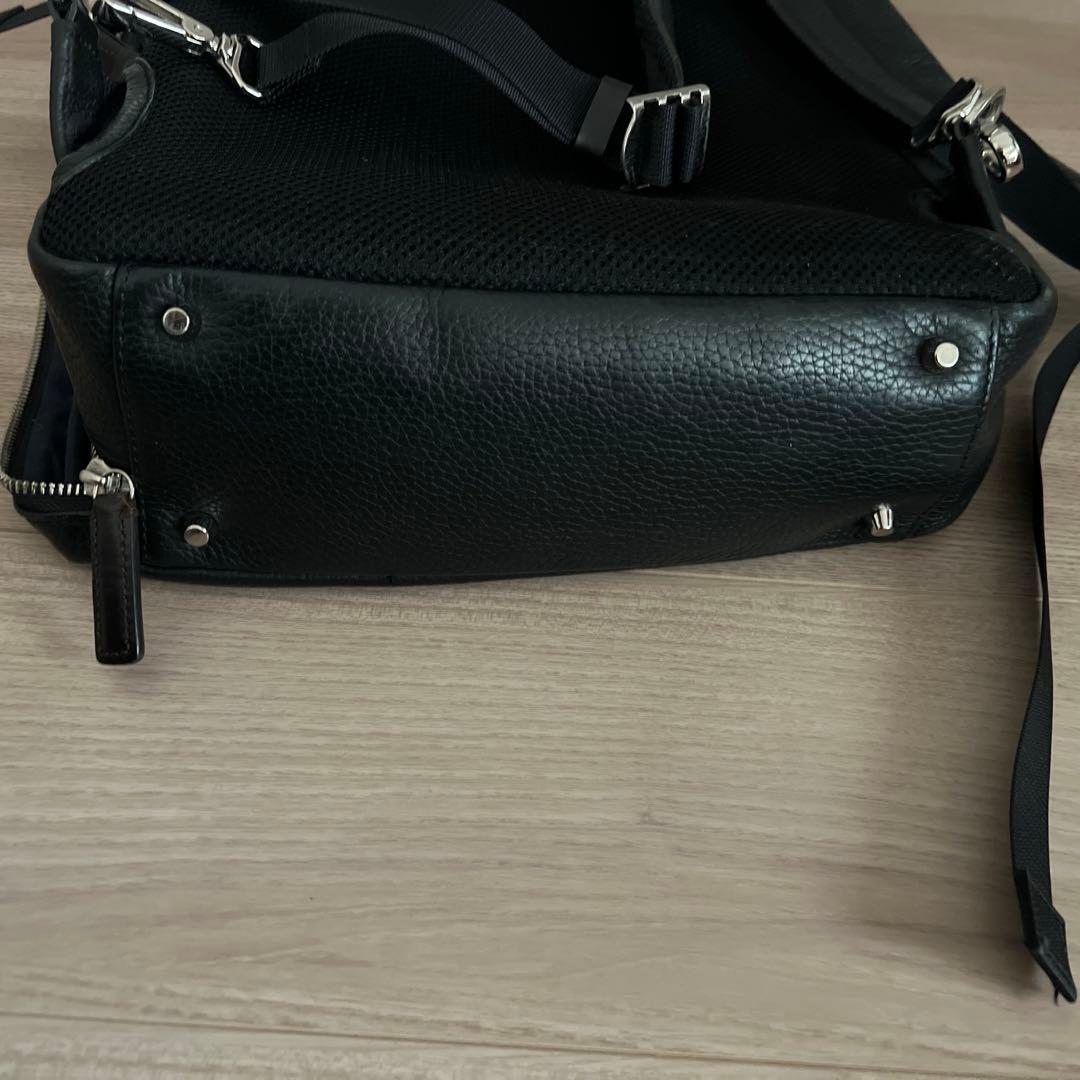 ✨とっても便利で大容量✨レザースリムバックパック！　ブラック