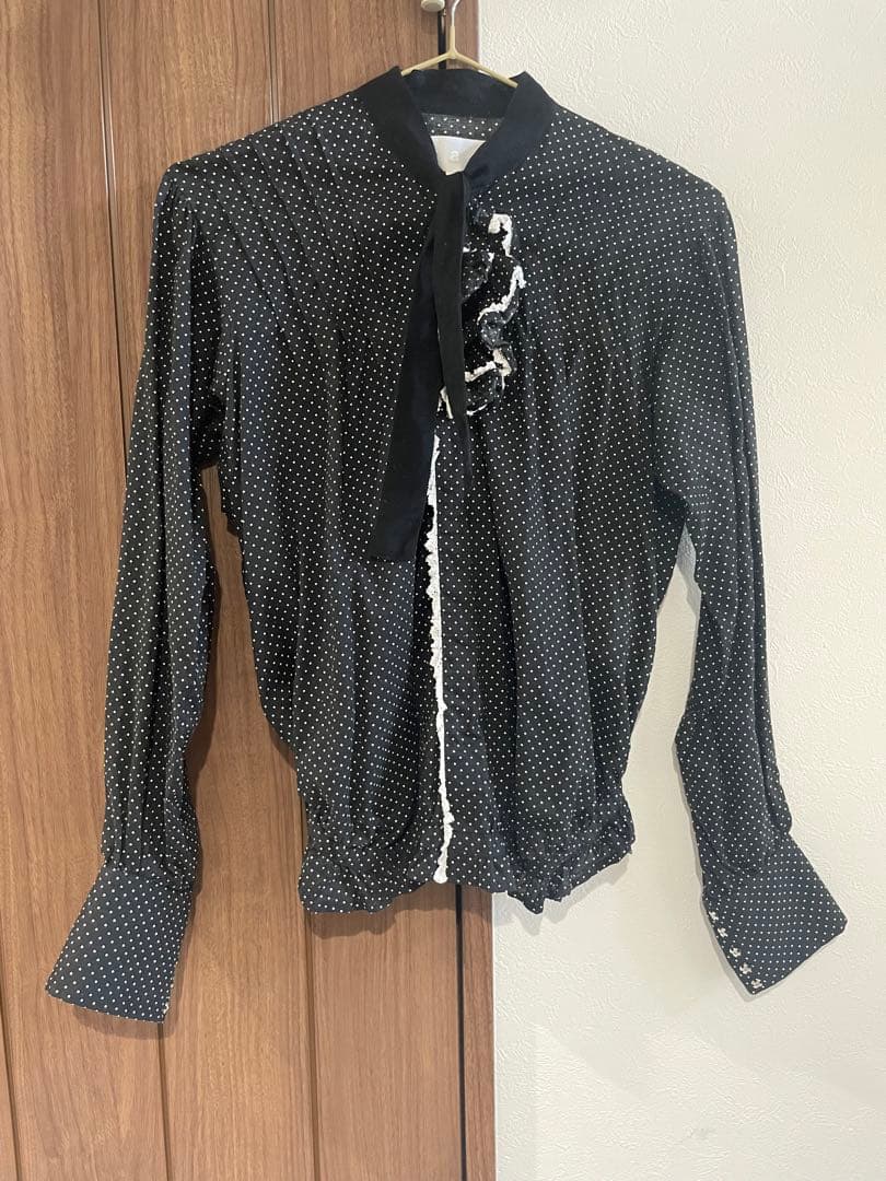 tao COMME des GARÇONS水玉模様 フリル付きブラウス