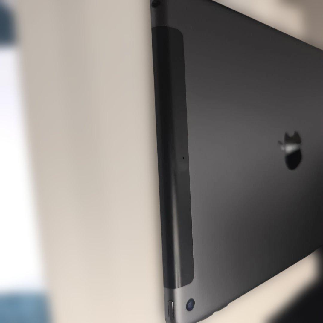 h*l様 iPad 第8世代 32GB セルラーモデル 32GBスペースグレイ