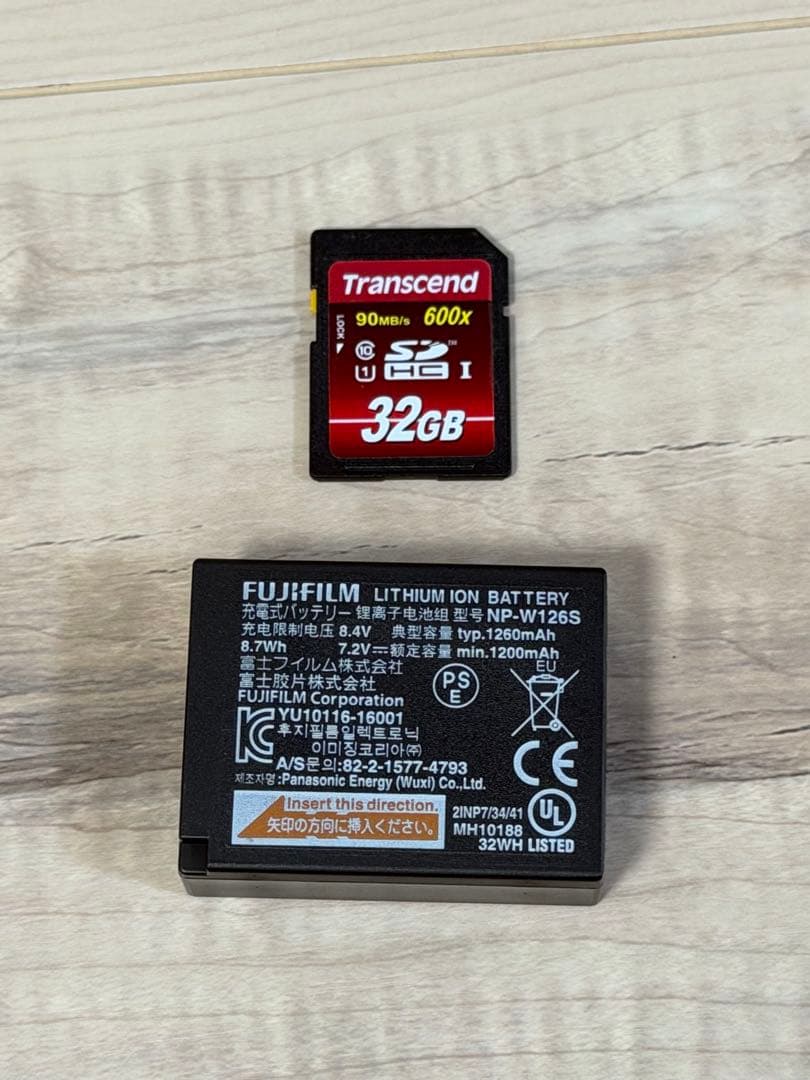 富士フイルム X-A5 ミラーレスカメラ シルバー