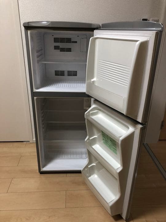 中古冷蔵庫　SANYO SR-141M(SB)