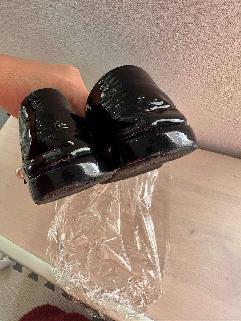 miu miu パール付きローファー