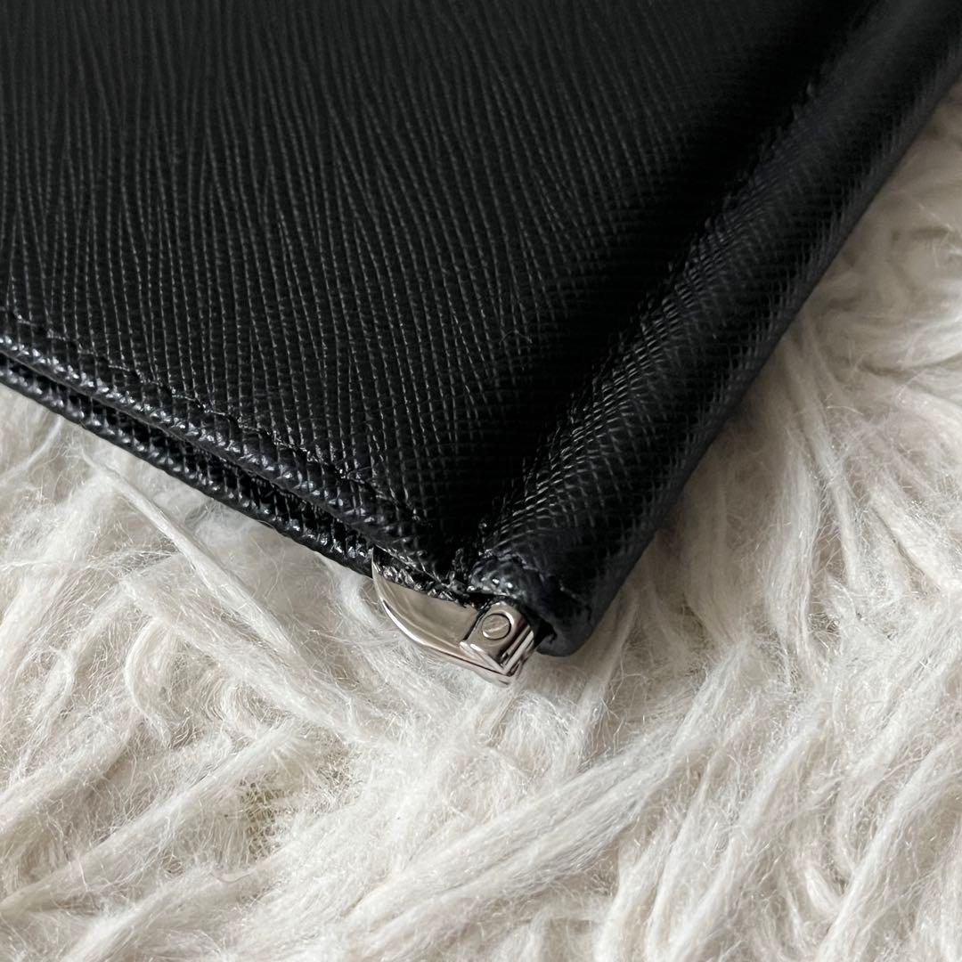 未使用品✨PRADA プラダ　マネークリップ　三角ロゴ　レバ　2MN077 黒