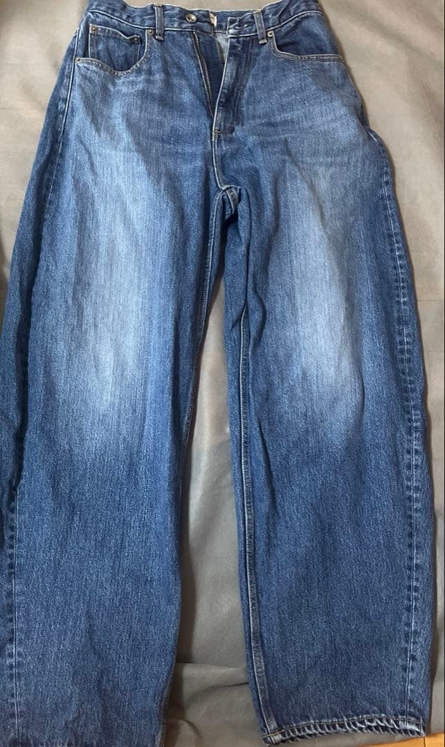 room306カーブデニムパンツ Mサイズ ブルー