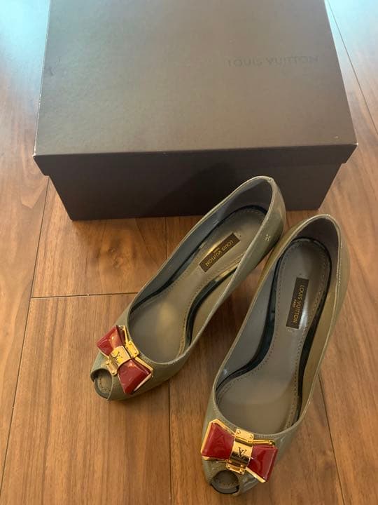 極美品☆ ルイヴィトン　LV パテント　リボン　グレーパンプス　37