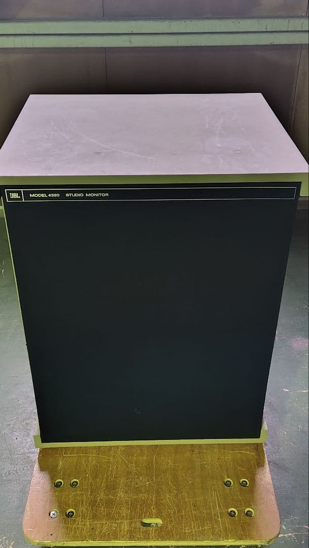 JBL MODEL 4320 ②