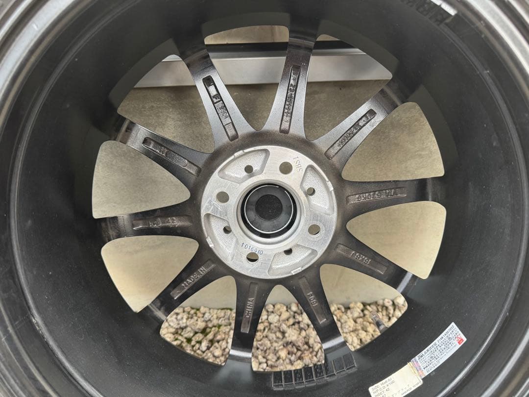 ライズ　195-65-16アルミホイール付きスタッドレスタイヤ4本セット