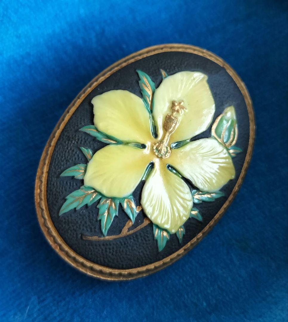 有田焼 俊兼 トシカネ 黄色 ハイビスカス ブローチ