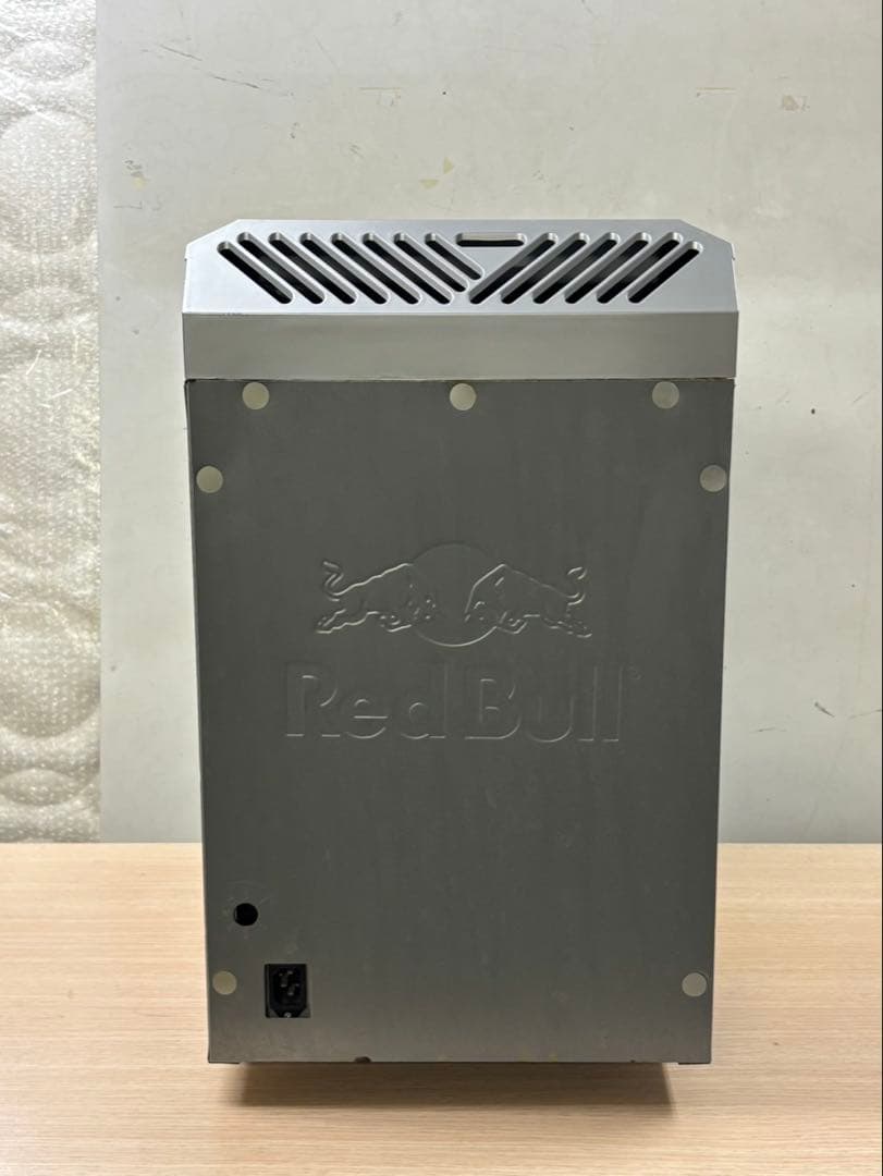 ★希少 Red Bull ミニ冷蔵庫 RB-GDC LED レッドブル
