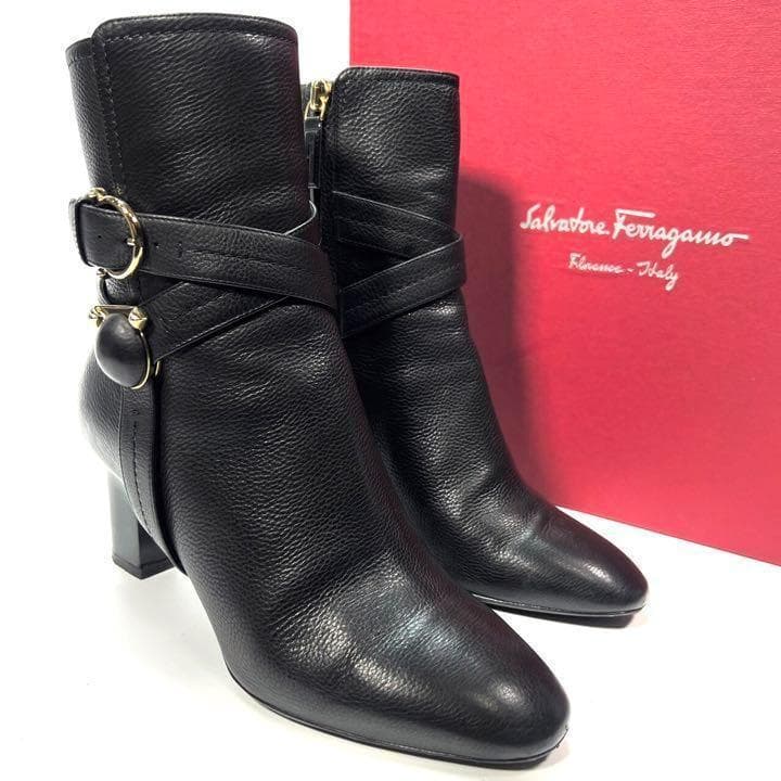 サルヴァトーレフェラガモ ショートブーツ　ガンチーニ　4 1/2 D