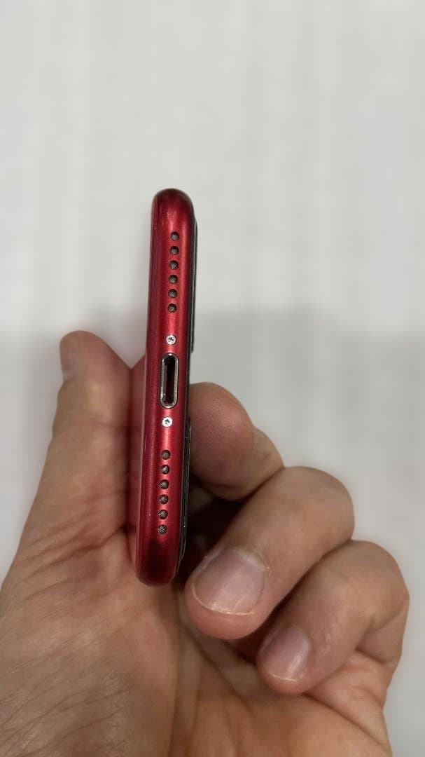 超美品 iPhone SE (第2世代) 64GB 赤 iFaceケース付き