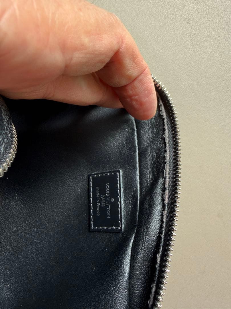 Louis Vuitton 黒 レザー クラッチバッグ