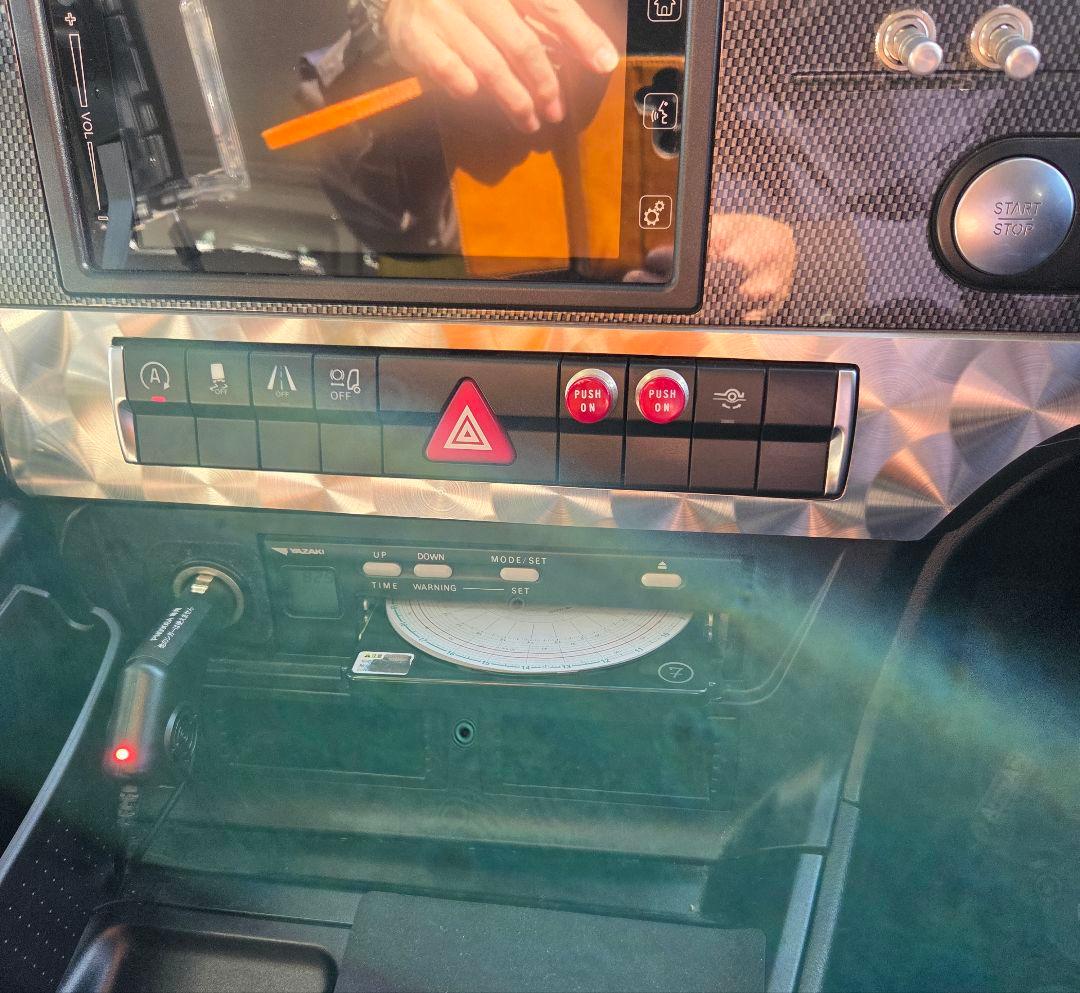 17スーパーグレート ハンドルスイッチ&センタースイッチまわり鱗ステンレスカバー