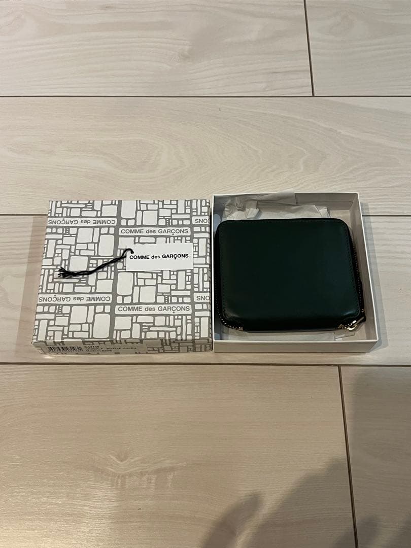 ち*☆様 COMME des GARÇONS ダークグリーン 二つ折り財布 箱、