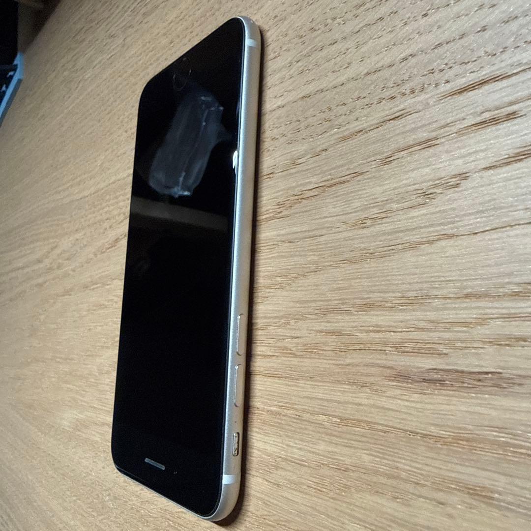 iPhone SE (第3世代) スターライト 64GB 本体