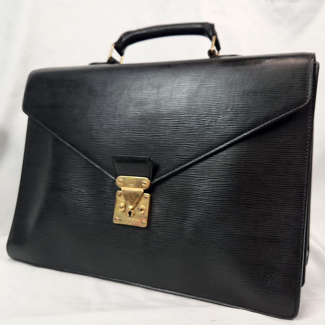 【良品 鑑定済】ルイヴィトン エピ セルヴィエット アンバサダー ノワール