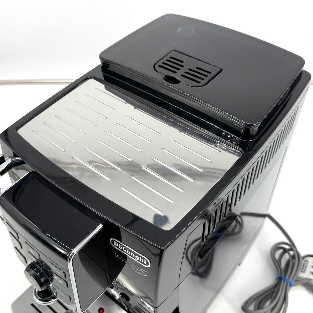 DeLonghi Magnifica S エスプレッソマシン　デロンギ
