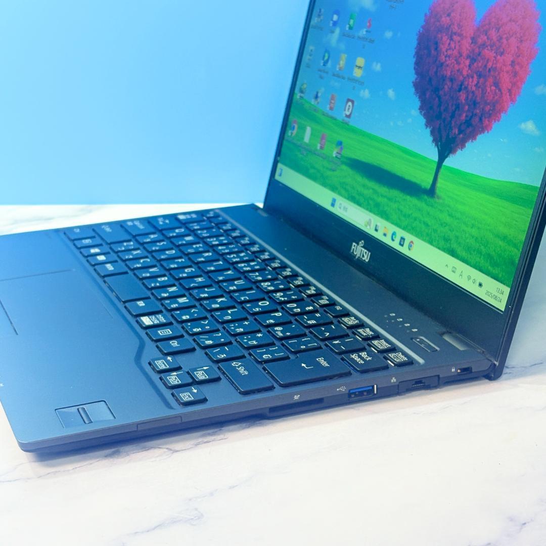 超薄型軽量！メモリ8GB・SSDで快速！指紋センサー・Win11・ノートパソコン