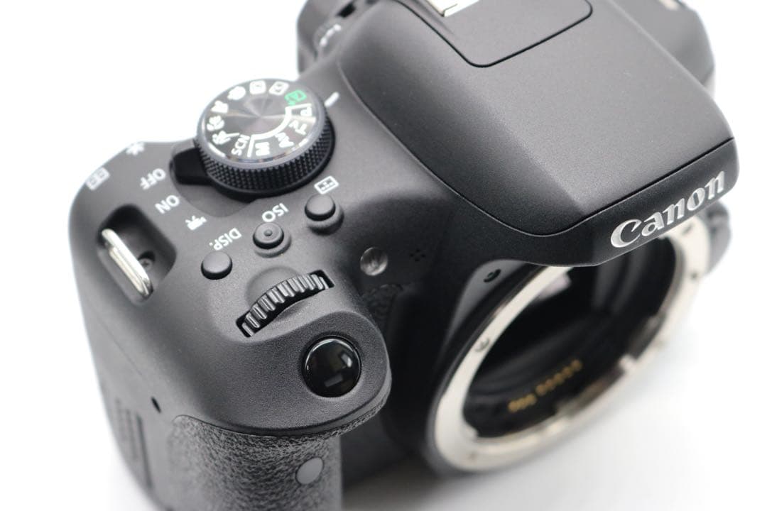 ボディ新品級 【Canon EOS Kiss X8i ダブルレンズセット】