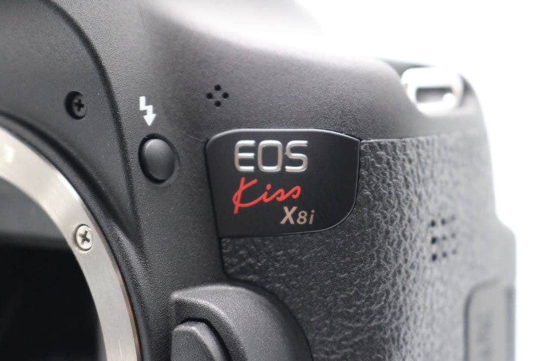 ボディ新品級 【Canon EOS Kiss X8i ダブルレンズセット】