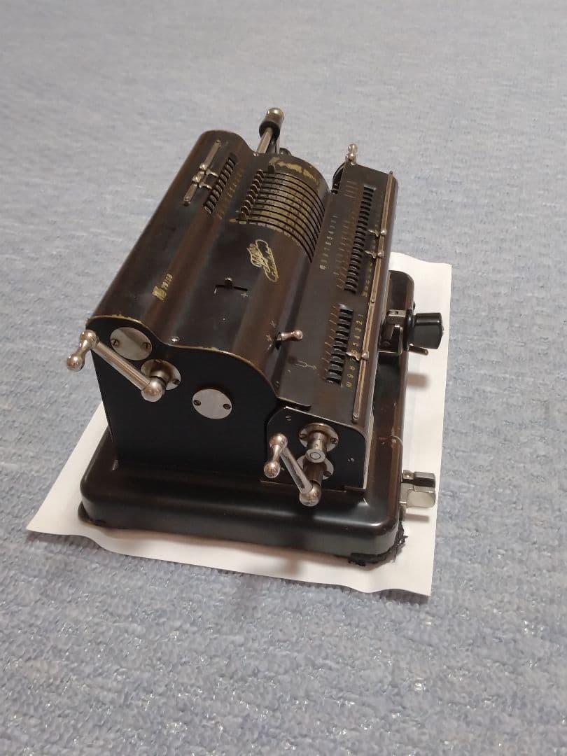 希少 アンティーク　昭和20年代 タイガー計算機　手回し式計算機