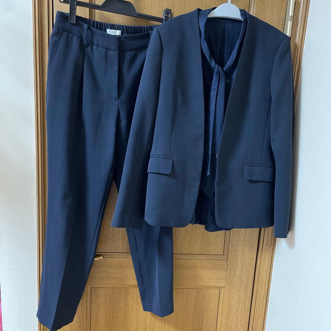 PLSTプラステネイビー パンツスーツ セットアップ　ボウタイブラウス３点セット