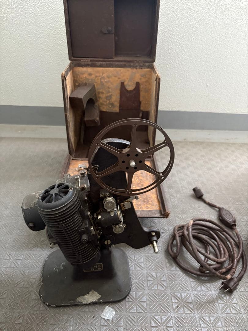 FILMO 8mmフイルム映写機　アンティーク雑貨