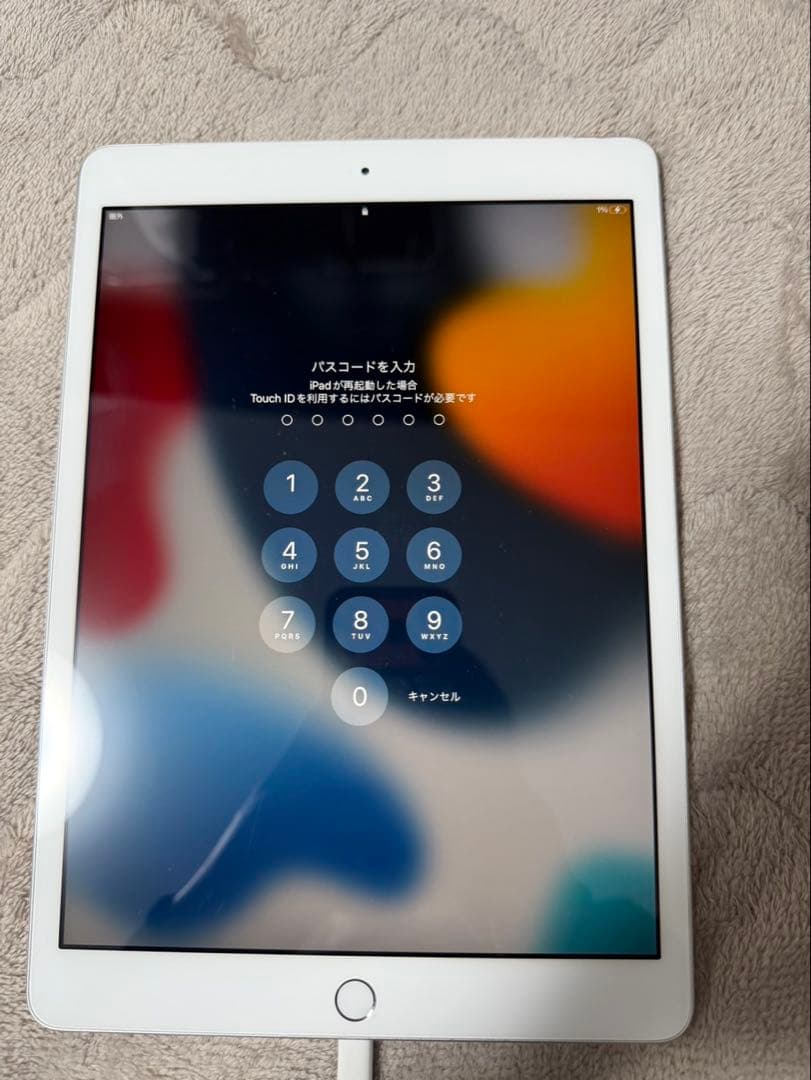 Apple iPad 第8世代　シルバー 本体