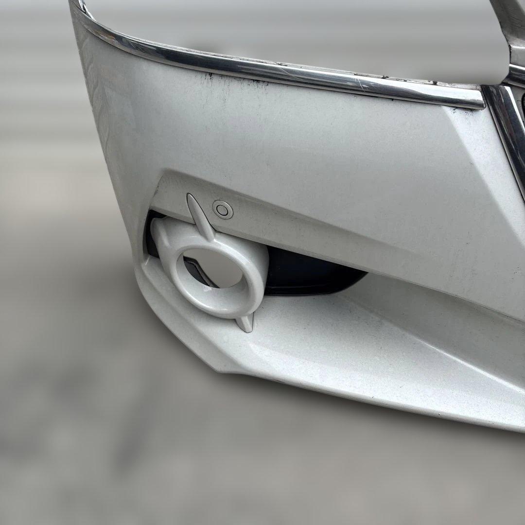 クラウンバンパー。