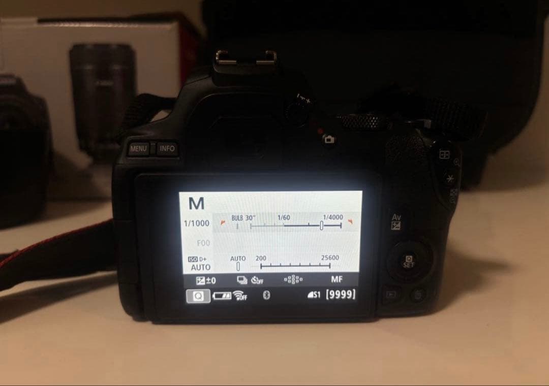 超美品 【Canon EOS Kiss X10 ダブルズームキット】