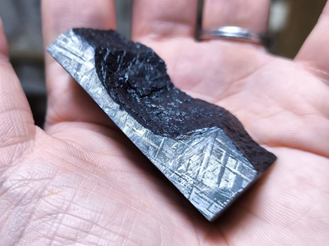 ギベオン隕石 113g エンドカット 高品質 表皮付き 鉄隕石