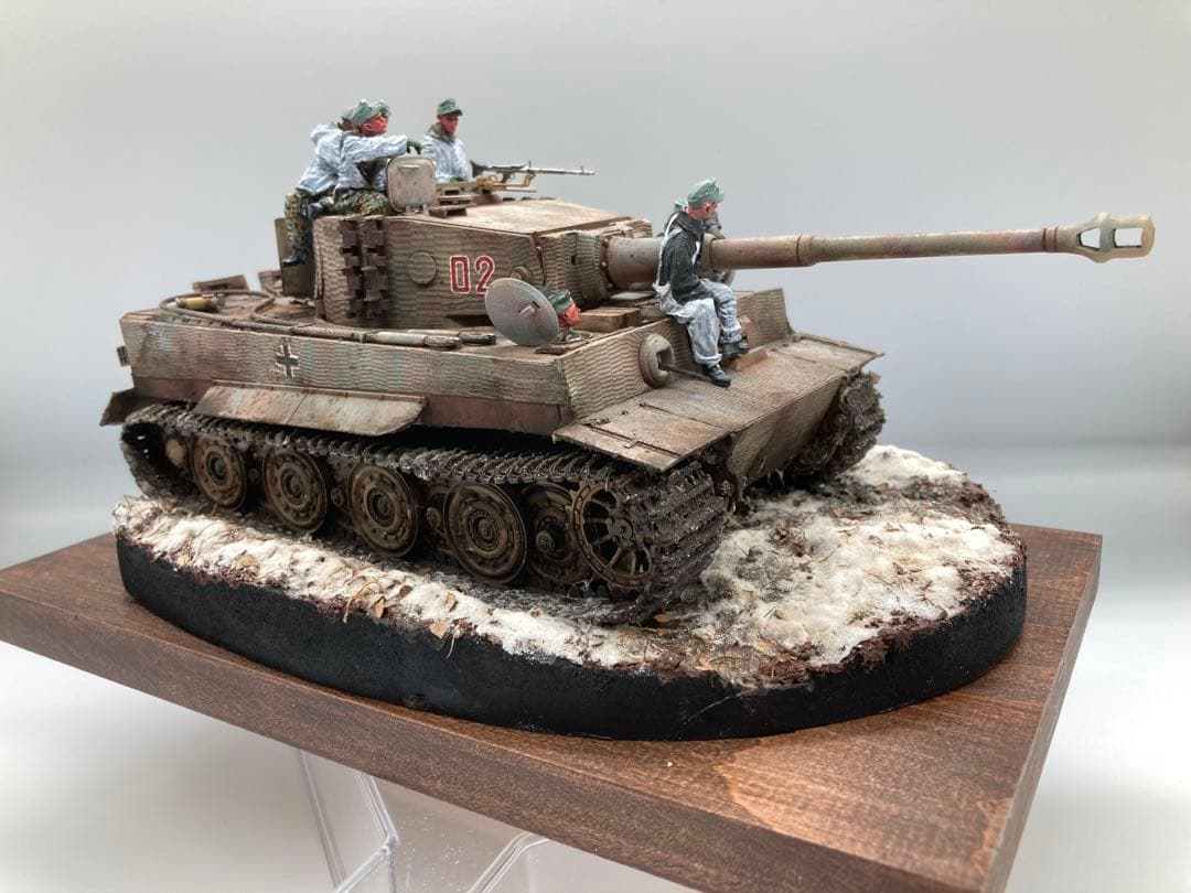 戦車模型完成品 1/35 ティーガー1後期型ヴィネット作品 全塗装済み完成品