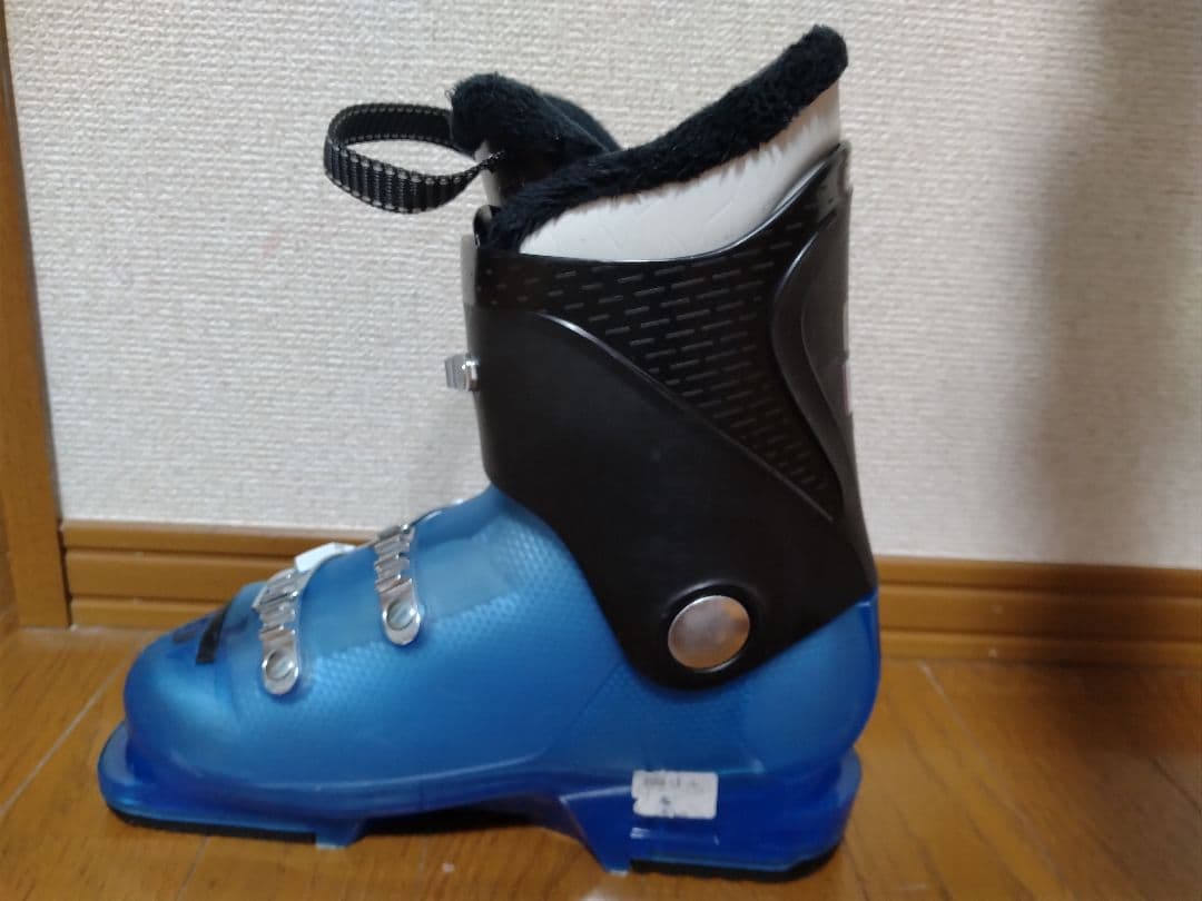 ジュニア用スキー板　ブーツ　ヘルメットセット