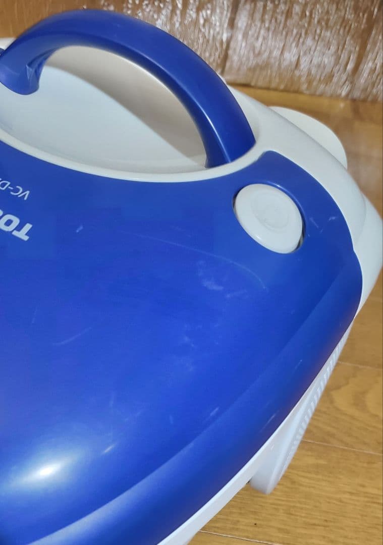 TOSHIBA　 紙パック式掃除機　紙パック1個付　軽量　東芝　2018年製