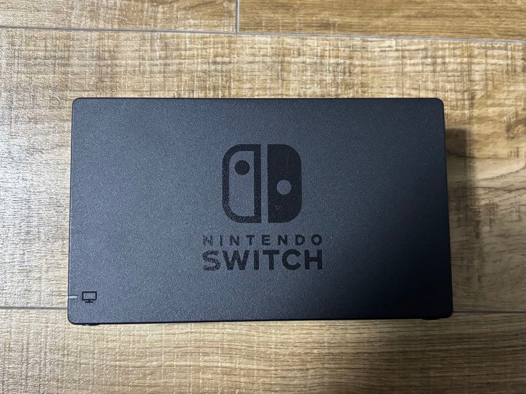【美品】Nintendo Switch 本体 任天堂（バッテリー強化版)
